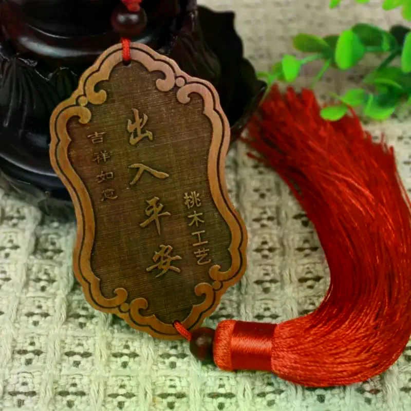 Wooden Carved Guanyin Ornament - đánh giá và giá Art Craft Mirror